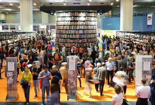 Is there an international dimension to literary representation?